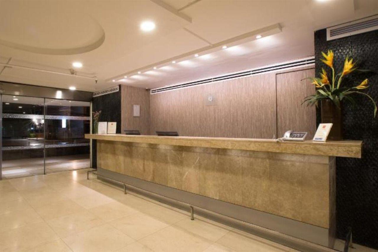 Seasons Siam Hotel Bangkok Exterior photo
