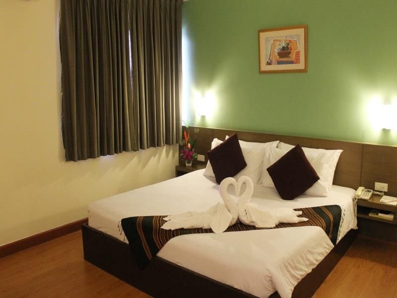 Seasons Siam Hotel Bangkok Exterior photo