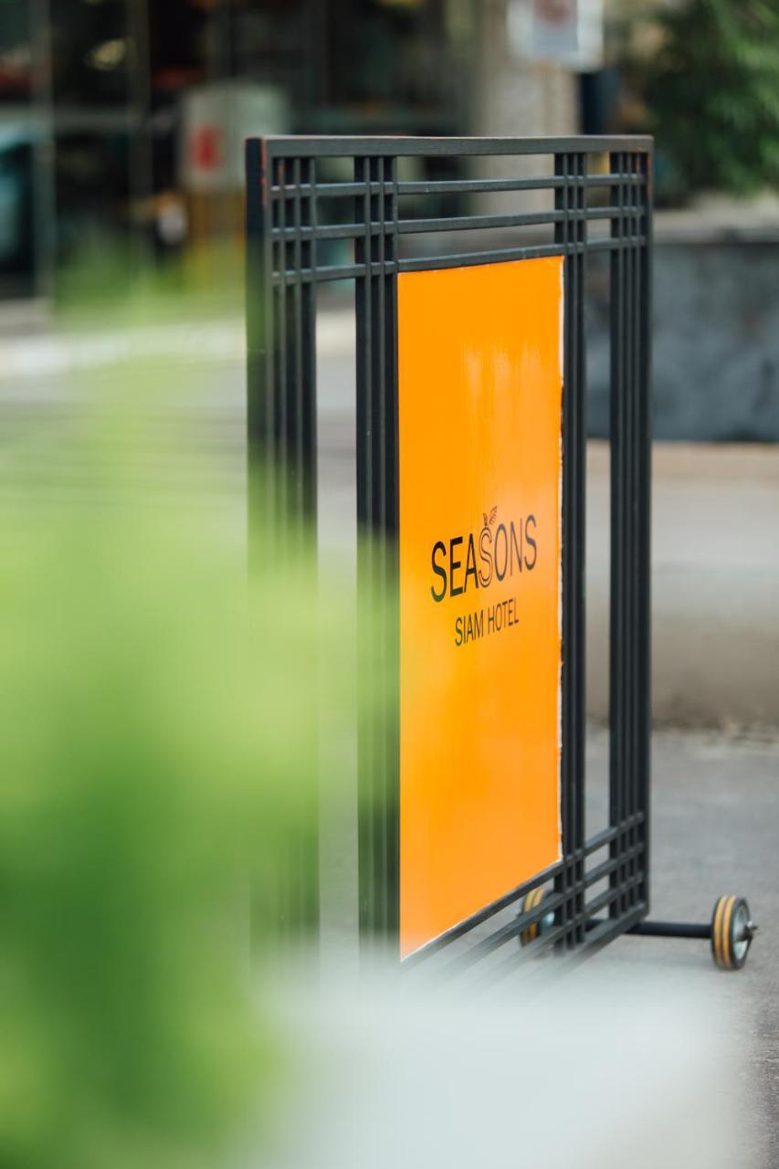 Seasons Siam Hotel Bangkok Exterior photo