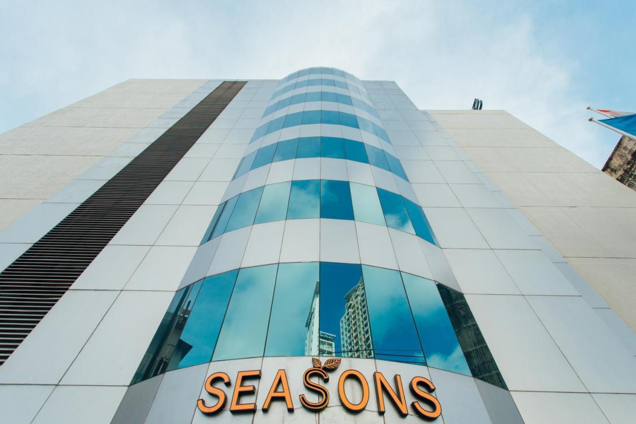 Seasons Siam Hotel Bangkok Exterior photo