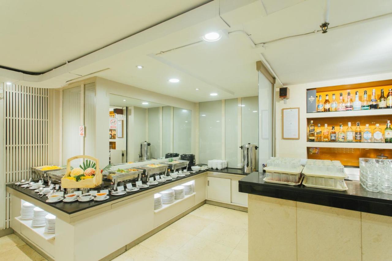 Seasons Siam Hotel Bangkok Exterior photo